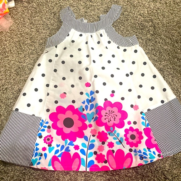 Cute little girl dress - Picture 1 of 2